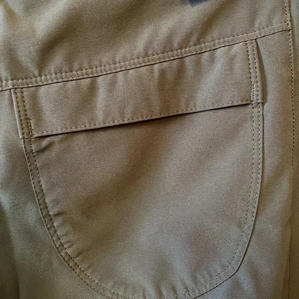 Patagonia Gray Cropped Athletic Hiking Pants Size 10.